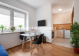 Budynek z 6 niezależnymi apartamentami.