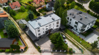 Czteropoziomowy dom z klatką schodową.