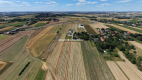 Duża działka z ogromnym potencjałem wzrostu wartości - tylko 1,5 km od węzła S7 i 15 min od Krakowa!   

 Szukasz bezpiecznej l