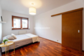 Duże 3 pokoje 79,8 m² | balkon | komórka | garaż | Wierzyńskiego | Kraków   

 Na sprzedaż przestronne mieszkanie 3-pokojowe o 