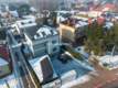 Budynek z 6 niezależnymi apartamentami.