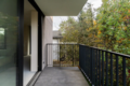 Nowoczesny jasny apartament w otoczeniu zieleni 