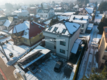 Budynek z 6 niezależnymi apartamentami.