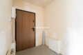 Nowoczesny jasny apartament w otoczeniu zieleni 