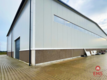 Nowoczesna hala z biurem