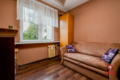 Trzy pokoje, duży balkon, do wejścia.