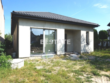 Parterowy dom w stanie deweloperskim