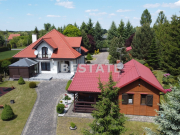 2 domy, bud gosp, garaże, działka 1,3 ha,staw 