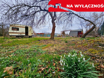 ROD ul.Wapienna-300m² działki+przyczepa kempingowa