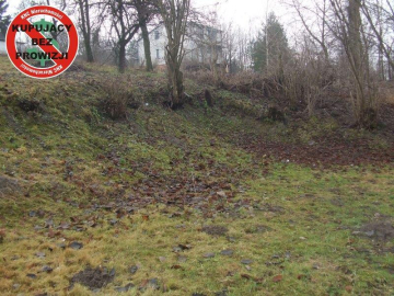 Do sprzedania działka o powierzchni 12a z domkiem do zamieszkania. Działka znajduje się w centrum miejscowości Krzczonów. Na po