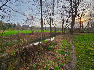Dys - malowniczo położone siedlisko nad rzeką