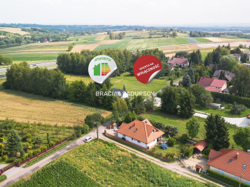 Zapraszam na prezentację  wyjątkowego domu  w Pielgrzymowicach, w dobrze skomunikowanej okolicy, obok Michałowic, Zielonek. 
Do