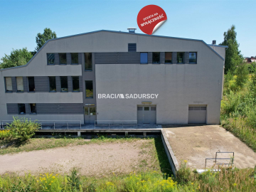 Kokotów, magazyn z częścią biurową 420 m2 - 10 500 zł.  
 
Do wynajęcia magazyn na parterze z powierzchnią biurową na II kondyg