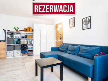 REZERWACJA 
Mieszkanie Kraków, ul. Halszki   
 
  1-POKOJOWE W ŚWIETNEJ LOKALIZACJI 
 
Prezentujemy 1-pokojowe mieszkanie o pow