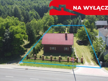 Dom wykonany z  drewna  w Lipie Miklas gm. Lipsko.