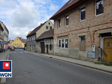 Przemków, kamienica, cena 185 000 zł, sprzedam.  
  
Na sprzedaż kamienica zlokalizowana w Przemkowie z piwnicą i użytkowym pod