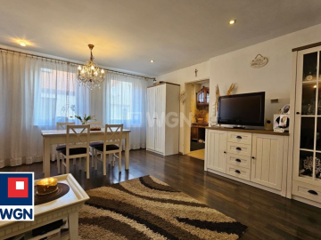 Drezdenko, dom szeregowy, 4 pokoje, 125 m2, sprzedam, 340 000 zł.  
  
Na sprzedaż dom w zabudowie szeregowej z działką oraz ga