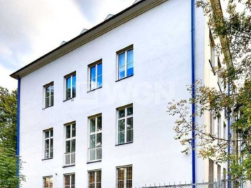 Chełm, budynek biurowo-techniczny, 1565 m2, sprzedam, 1 500 000 zł, netto.  
  
Nieruchomość z potencjałem na placówkę zdrowia 