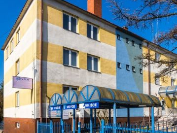 Gostynin, budynek biurowo-techniczny, 1421 m2, sprzedam, 970 000 zł, netto.  
  
Budynek biurowy na dużej działce w centrum mia
