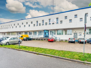 Koszalin, budynek magazynowo - biurowy, sprzedam, 1 300 000 PLN netto.  
  
Obiekt z przeznaczeniem na akademik lub hostel, w p