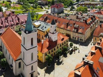 Polkowice, Rynek, lokal 167,2 m2, wynajmę, 10 000 zł miesięcznie.  
  
Do wynajęcia lokal handlowo - usługowy w budynku w samym