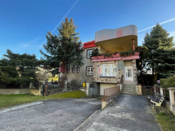 Lubin, dom 230 m2 z dwoma lokalami użytkowymi, działka 843,5 m2, sprzedam 998 000 zł.  
  
Na sprzedaż dom w powiecie Lubińskim