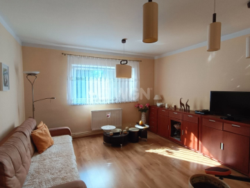 Wysoka, gmina Przemków, mieszkanie 54 m2, parter, sprzedam, 175 000 zł.  
  
Na sprzedaż mieszkanie bezczynszowe położone na pa