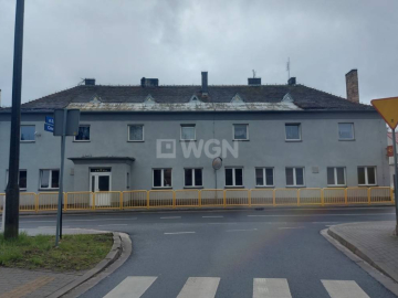 Leszno Górne, dom mieszkalno - usługowy, 15 pokoi, 550 m2, 1 190 000 zł, sprzedam.  
  
Sprzedam duży dom w centrum wsi, przy d