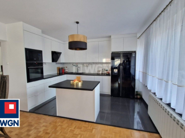 Szprotawa, mieszkanie 3 pokoje, 87,50 m2, cena 480 000 zł, sprzedam.  
  
Na sprzedaż atrakcyjny apartament w nowym docieplonym