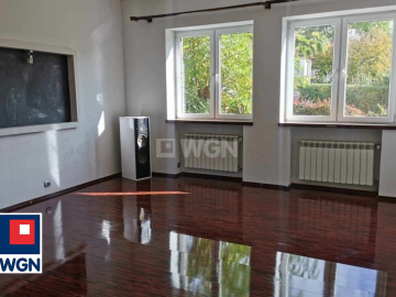 Szprotawa , mieszkanie 4 pokoje, 150 m2 sprzedam, cena 399 000 zł.  
  
 Oferta wyłącznie w WGN Nieruchomości.  
  
 Sprzedam d