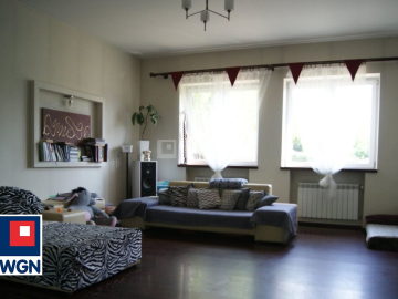 Szprotawa , mieszkanie 4 pokoje, 150 m2 sprzedam, cena 399 000 zł.  
  
 Oferta wyłącznie w WGN Nieruchomości.  
  
 Sprzedam d