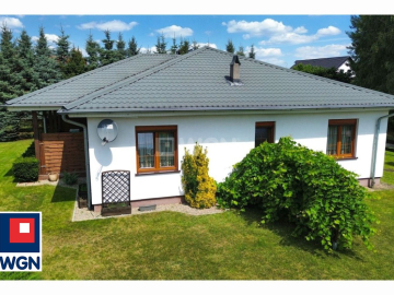 Ołobok, dom 5 pokoi, 150 m2, sprzedam, cena 1299 000 zł.  
  
 Oferta wyłącznie w WGN Nieruchomości.  
  
 Sprzedam nieruchomoś