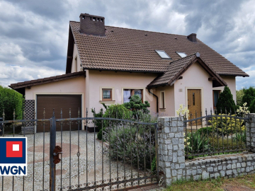 Szprotawa, dom jednorodzinny, 5 pokoi, 150 m2, cena 820 000 zł, sprzedam.  
  
Na sprzedaż oferuję Państwu atrakcyjny dom parte