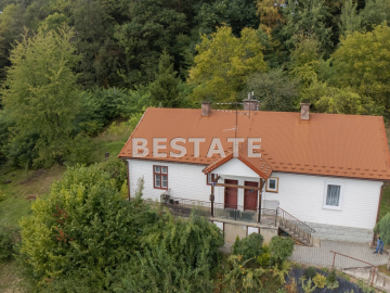 Idealny bliźniak z widokiem na zaporę - Twoje miejsce do życia lub inwestycji w Czchowie!   
Oferujemy na sprzedaż przestronny 