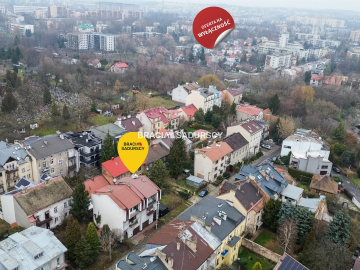 dwa budynki w Centrum Krakowa. 