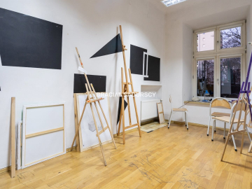 Centrum Krakowa. Lokal na parterze.