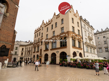 Rynek Główny / 4 - mieszkania / Kościół Mariacki