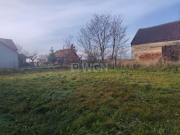 Przecław, działka, 397 m2, sprzedam, 99 000 zł.  
  
Na sprzedaż działka o powierzchni 397 m2 z lokalem handlowo - usługowym.  