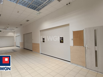 Polkowice, wynajmę lokal, 22,60 m2, koszt najmu 1092,00 zł netto.  
  
Na wynajem lokal położony w Centrum Handlowym Muszkieter