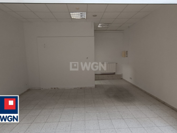 Polkowice, wynajmę lokal, 26,50 m2, koszt najmu 1113,00 zł netto.  
  
Na wynajem lokal położony w Centrum Handlowym Muszkieter