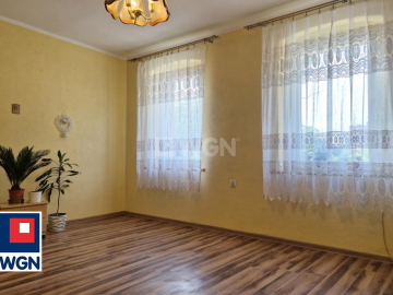 Małomice, mieszkanie 1 pokój, 39 m2, cena 122 000 zł, sprzedam.  
  
Na sprzedaż duża kawalerka na parterze w 4- rodzinnej kami