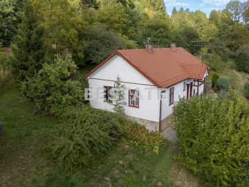 Idealny bliźniak z widokiem na zaporę - Twoje miejsce do życia lub inwestycji w Czchowie!   
Oferujemy na sprzedaż  dom w zabud