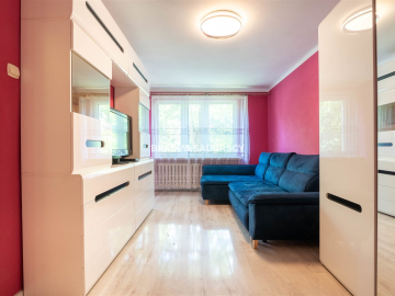 2 pokoje + osobna kuchnia, blisko tramwaj, Park