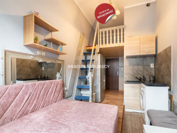 Lokal z antresolą na Kazimierzu – inwestycja!