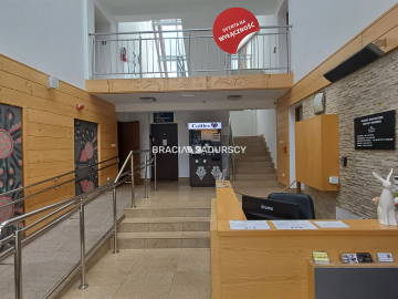 Dwupoziomowy Apartament z Widokiem na Giewont w Kościelisku   

 Oferujemy na sprzedaż przestronny, dwupoziomowy apartament z w