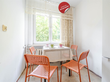 Jasne mieszkanie 2-pokojowe z osobną kuchnią