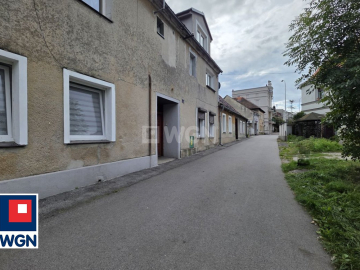 Kożuchów - mieszkanie 2-pokojowe na 1. piętrze, 45 m2, 109 000 zł  
  
Na sprzedaż mieszkanie w kamienicy 4-lokalowej, położone