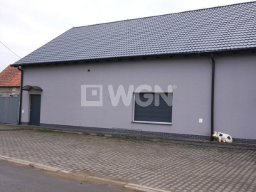 Radwanice, Lipin, przetwórnia, sklep, magazyn, działka 26 ar, sprzedam, 1 750 000 zł.  
  
Na sprzedaż budynek wolnostojący, pi