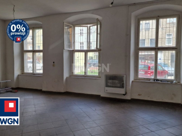 Szprotawa, kamienica, 19 pokoi, 920 m2, sprzedam, cena 2 490 000 zł.  
  
 Oferta wyłącznie w WGN Nieruchomości.  
  
 Sprzedam