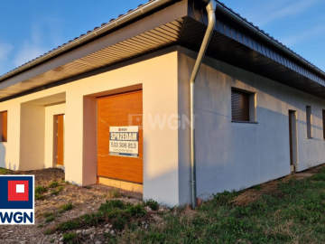 Małomice, dom jednorodzinny, 4 pokoje, 127 m2, działka 852 m2, cena 510 000 zł, sprzedam.  
  
Polecam Państwu nowy dom jednoro